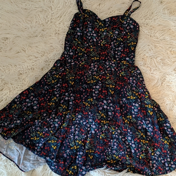 Old Navy Dresses & Skirts - Sweetheart neckline sundress